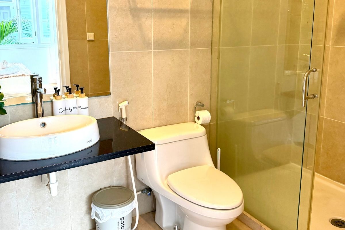 Standard room with private bathroom and balcony